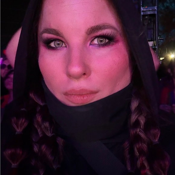 Meet Your Posher, Amy! - Picture 4 of 4